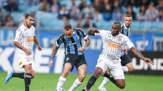 Tricolor pressiona, mas não consegue furar bloqueio do Timão em duelo de equipes que buscam subir na tabela, pela 23ª rodada do Brasileirão