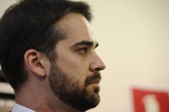 Piratini sugere avaliação de 11 itens, entre eles índices de qualidade da educação básica e números de reprovação e evasão escolar