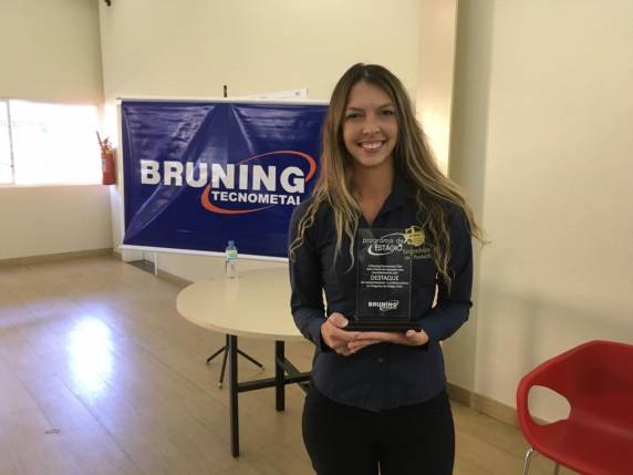 Acadêmica de Engenharia de Produção da Setrem é destaque na Bruning