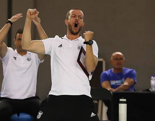 Marcel Matz, do Benfica, ganhou o Prémio de Treinador do Ano na especialidade de rendimento masculino da Associação Nacional de Treinadores de Voleibol