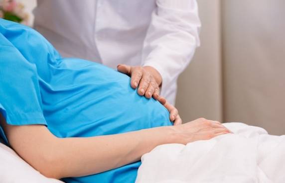 Equipe de saúde da Apae de Três de Maio alerta sobre as consequências da ingestão de álcool pela mãe durante o período pré-concepção e a gestação