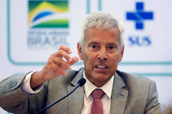 De acordo com João Gabbardo, estudantes nos anos finais do curso de medicina também serão chamados