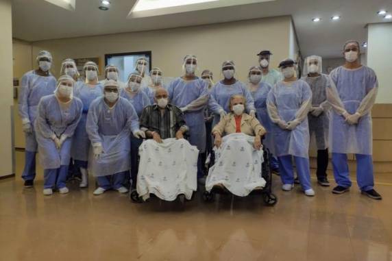 Moradores da Porto Alegre, Dário Carlos Petersen e Lila Yelda Petersen Dias da Costa chegaram a ir para a UTI