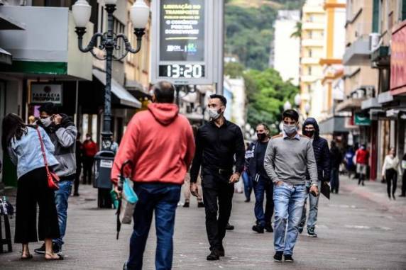 Proporção catarinense é de 34 infectados a cada 100 mil habitantes, o dobro da média gaúcha