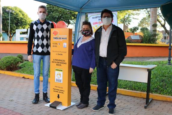 15 totens de álcool foram instalados em pontos estratégicos do município