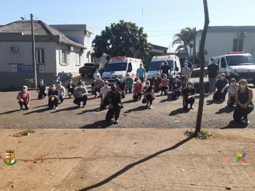 Contemplou médicos, enfermeiros, técnicos de enfermagem e condutores de veículos da Secretaria de Saúde