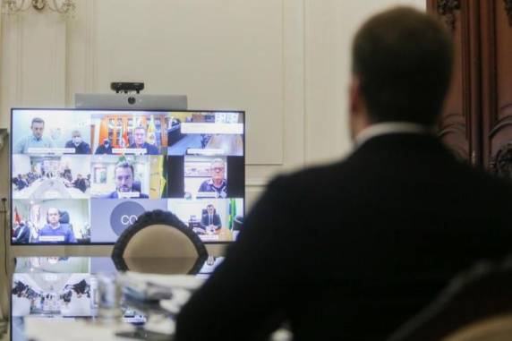 A ideia é permitir que os municípios decidam entre si, dentro de cada região, se obedecem às regras mais restritivas de isolamento social