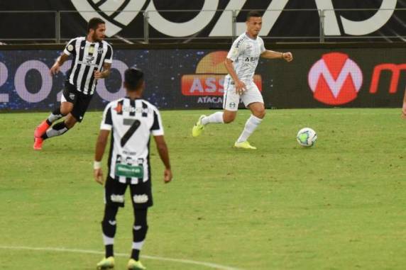 Equipe de Renato Portaluppi igualou o placar no segundo tempo com gol de Thaciano