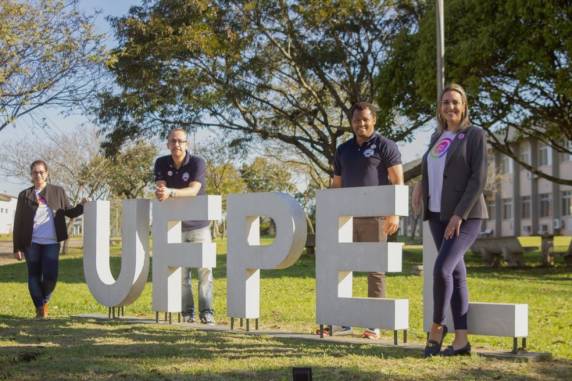 Paulo Ferreira Júnior se juntará a Isabela Fernandes Andrade no comando da universidade. Paulo foi efeito pela comunidade acadêmica e Isabela nomeada pelo presidente Jair Bolsonaro