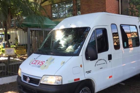 Das 18 coordenadorias regionais, cinco terão que retirar os imunizantes na central de distribuição do Estado, em Porto Alegre, e as demais receberão a carga por via aérea