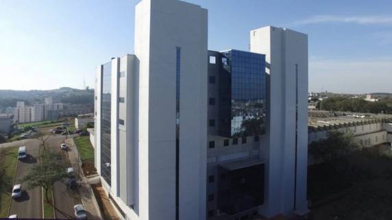 Criança estava internada há sete dias no Hospital Regional do Oeste e morreu em 16 de fevereiro. Em Santa Catarina, 12 crianças de até nove anos morreram pela Covid-19