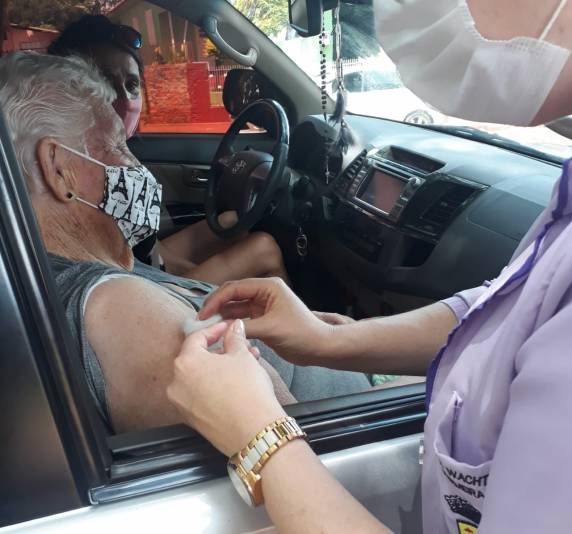 Imunização será realizada por meio de sistema drive-thru
