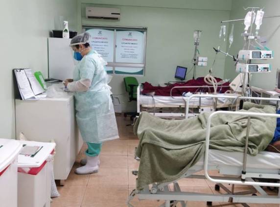 O aumento no número de casos de Covid-19 em jovens preocupa especialistas após chegada da nova variante ao Estado