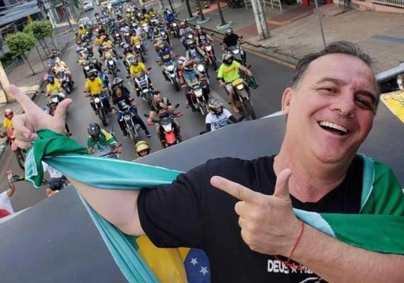 Silvio Antônio Fávero, do Mato Grosso, faleceu aos 54 anos de idade após ser internado com complicações pulmonares causadas pelo novo coronavírus