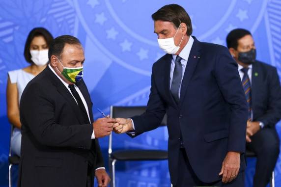 Conversa com a cardiologista Ludhmila Hajjar na tarde deste domingo foi inconclusiva