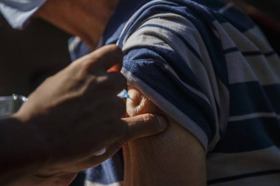 Cronogramas garantem doses para toda a população gaúcha em setembro, mas analista ressalta que há entraves para efetivar aplicação