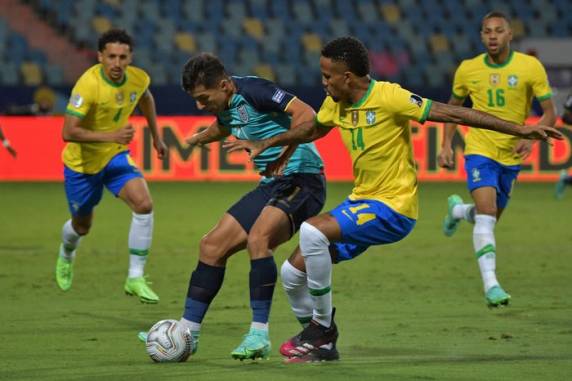 Jogo morno ficou no 1 a 1 em Goiânia, e Seleção perdeu os 100% de aproveitamento