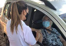 Drive-thru será para a população imunizada no dia 13 de abril