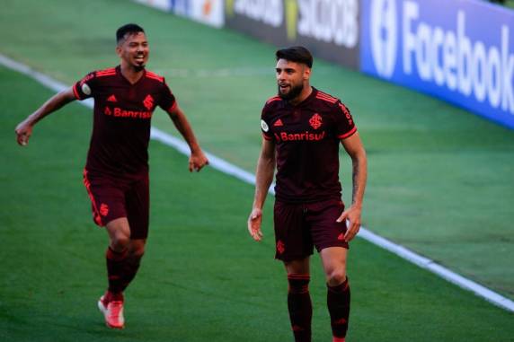 Gols de Yuri Alberto e Dourado decidiram o jogo no Beira-Rio