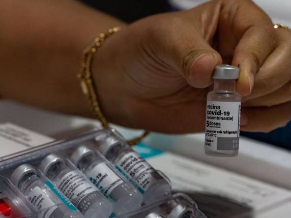 Informação foi divulgada em entrevista coletiva nesta sexta-feira; meta, segundo o ministério, é disponibilizar mais de 350 milhões de doses no ano que vem