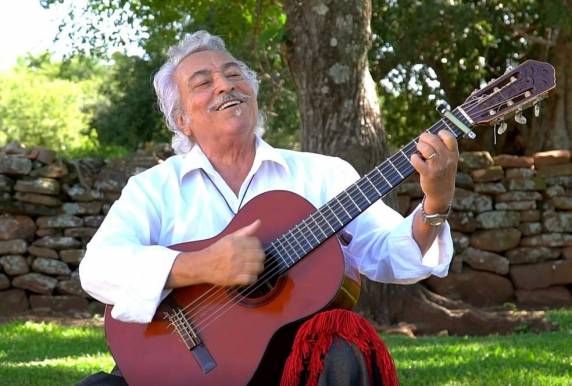 Músico de 79 anos está na UTI do Hospital Conceição.