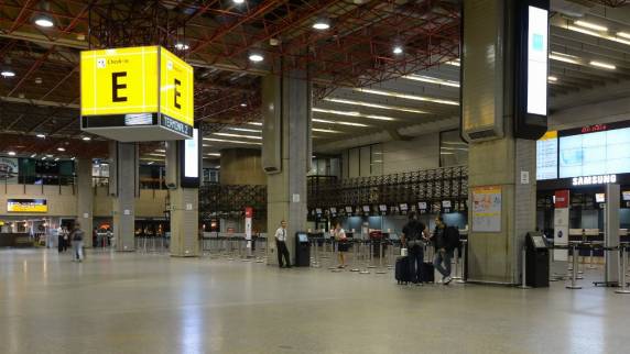 Restrição atingirá os passageiros vindos de África do Sul, Botsuana, Eswatini, Lesoto, Namíbia e Zimbábue