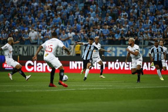 Equipe de Mancini abriu vantagem com Diego Souza, duas vezes, Campaz e Douglas Costa, ganhando por 4 a 3. Vitória, no entanto, não foi suficiente para permanência na elite