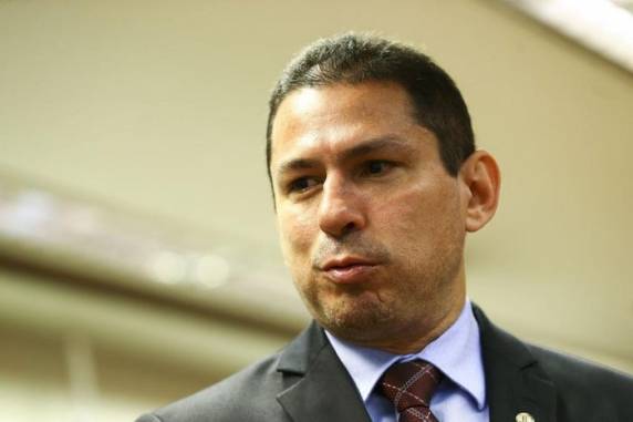 Ministro chama atenção para a 