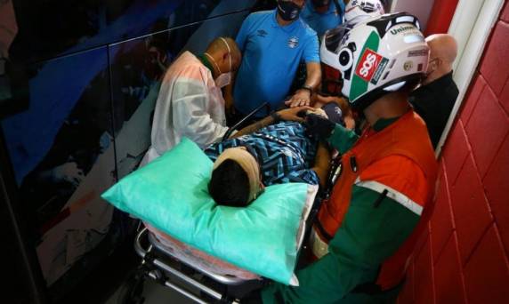 Volante não tem fratura na cabeça, porém ficou com escoriações no rosto e trauma no quadril