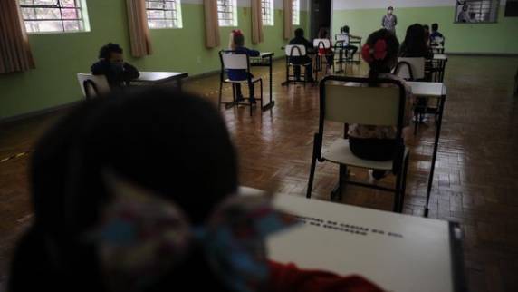 Liminar em caráter de urgência foi concedida na manhã deste sábado; A PGE analisa a decisão e a melhor alternativa jurídica a ser adotada