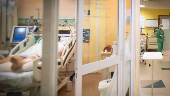 Março registrou 779 óbitos pela doença, abaixo dos 1.399 contabilizados em fevereiro no Estado