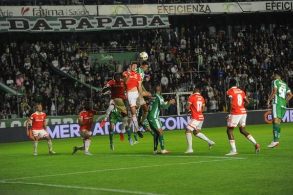 Colorado chegou aos oito pontos na tabela de classificação