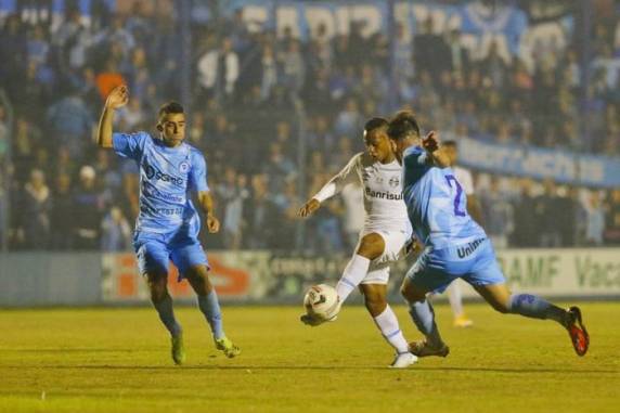 Elkeson, Campaz, Janderson, Varela e Ricardinho marcaram os gols do Tricolor, em Vacaria