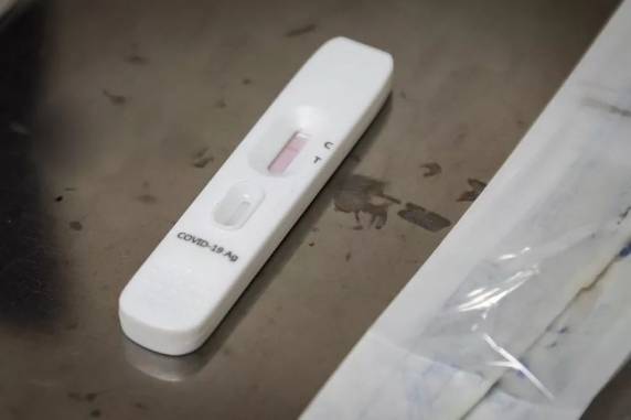 Foram necessários 828 dias para estado registrar número e 23 dias para que mais 100 mil pessoas fossem contaminadas pelo coronavírus. Ritmo de infecções aumenta em comparação à centena de milhar anterior.