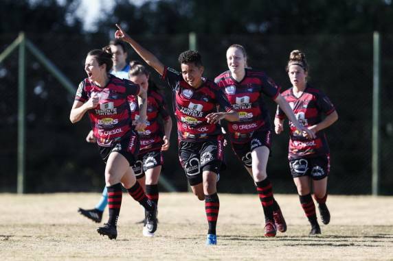 Em Três Passos, time confirmou a vaga com goleada frente aos torcedores.