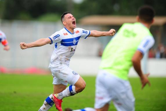 Equipes agora disputarão o título da Divisão de Acesso