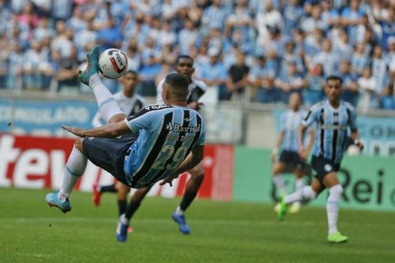 Tricolor chega a 14 jogos de invencibilidade e abre oito pontos de diferença para o primeiro time fora do G-4