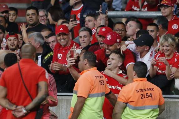 Vitória no Beira-Rio serviu para retomada da confiança da torcida e para deixar o Colorado a três pontos do vice-líder da competição