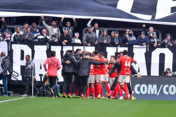 Com gols de Alemão e Alan Patrick, Colorado chegou aos 43 pontos e ficou a oito do líder Palmeiras