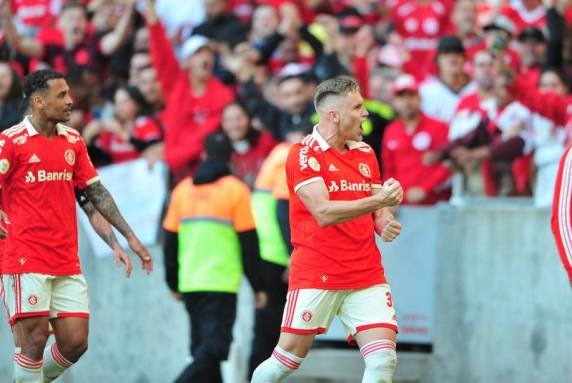 Colorado seca Flamengo e Corinthians, no domingo, para terminar a rodada na segunda colocação