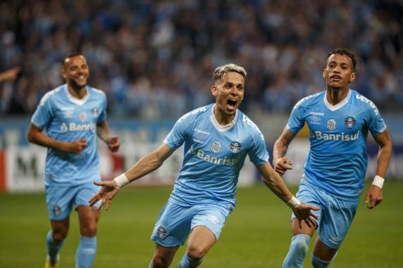 Com a vitória, Tricolor abriu oito pontos para o Londrina, quinto colocado, que joga na sexta (23)
