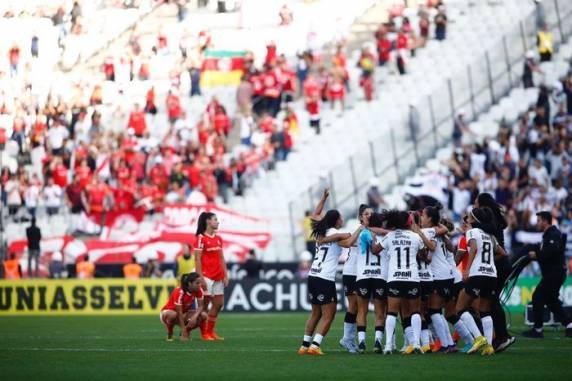 Com o 4 a 1 sobre as Gurias Coloradas, as 