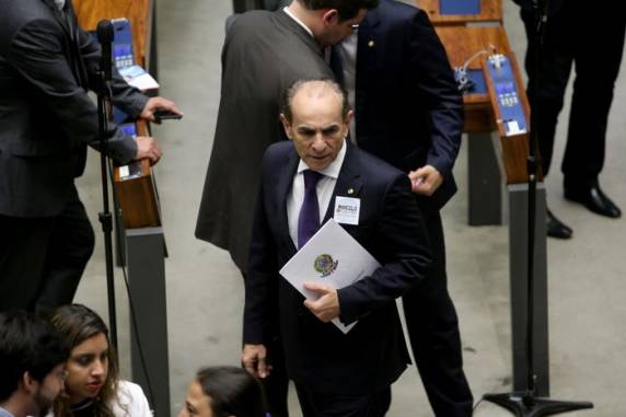 É a primeira vez que o autor da proposta se compromete com uma data para apresentar o texto