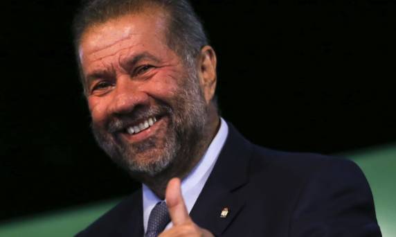 Carlos Lupi também anunciou intenção de zerar fila do INSS