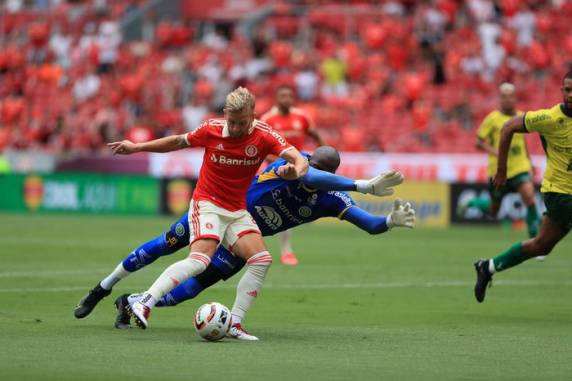 Pedro Henrique, Alan Patrick e Mauricio garantiram a segunda vitória colorada no Estadual