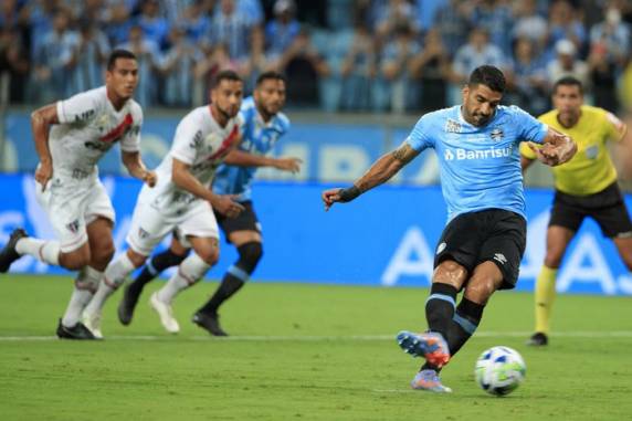 Bruno Alves, Suárez e Ferreira marcaram na vitória do Tricolor