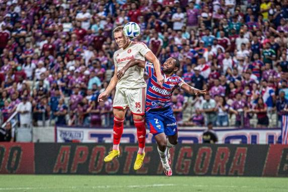 Wanderson abriu o placar e Moisés deixou tudo igual três minutos depois