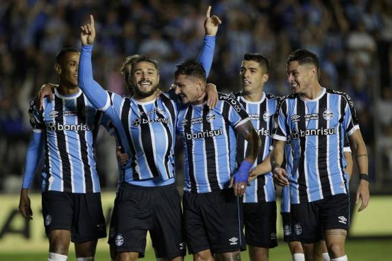 Tricolor contou com gol de João Pedro para voltar à Série A somando três pontos