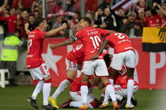 Colorado ficou à frente no placar por duas vezes, mas acabou cedendo a igualdade