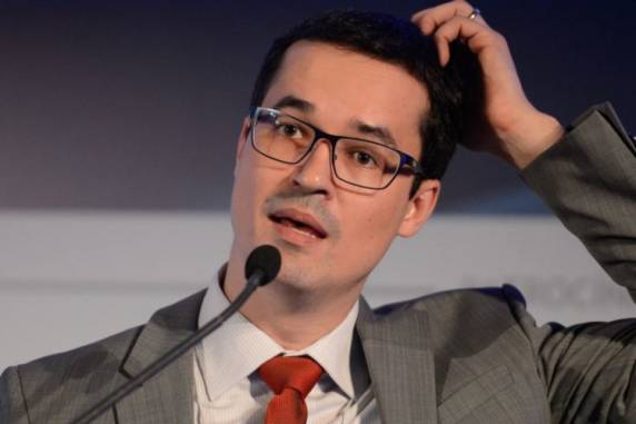 Os ministros concluíram que a candidatura do ex-procurador, que coordenou a força-tarefa da operação Lava-Jato em Curitiba, foi irregular; parlamentar cassado pode recorrer ao TSE e STF